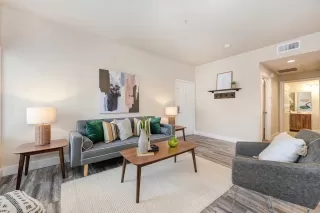 Photo #4: 223016629 Listing