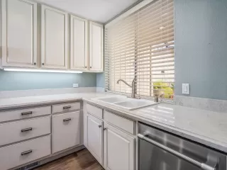 Photo #4: 223016726 Listing