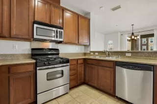 Photo #1: 223017403 Listing 