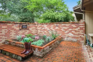 Photo #5: 223018549 Listing 