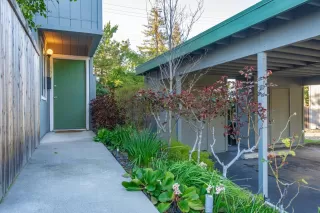 Photo #3: 223019354 Listing