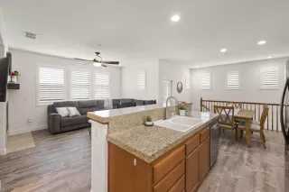 Photo #5: 223019438 Listing