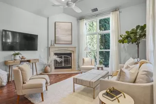 Photo #1: 223019692 Listing