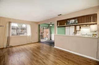 Photo #2: 223020399 Listing