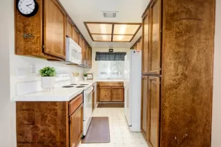 Photo #5: 223020448 Listing