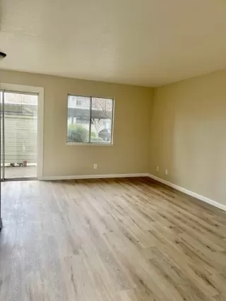 Photo #1: 223021060 Listing