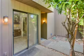 Photo #2: 223021498 Listing