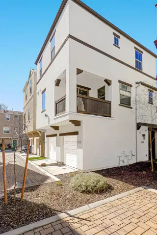 Photo #1: 223021883 Listing