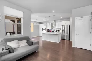 Photo #2: 223021883 Listing