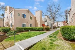 Photo #3: 223022609 Listing