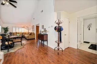 Photo #3: 223023364 Listing