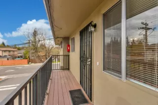 Photo #2: 223023597 Listing