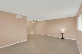 Photo #4: 223023597 Listing