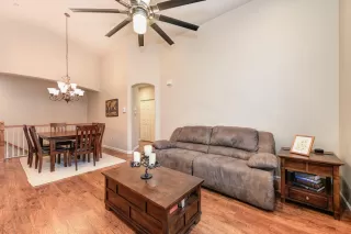 Photo #3: 223024187 Listing 