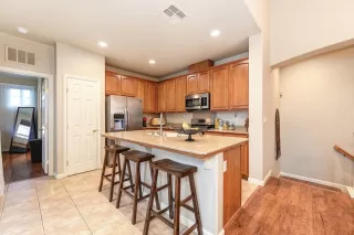 Photo #5: 223024187 Listing 