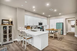 Photo #1: 223024682 Listing 