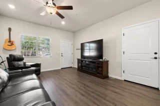 Photo #6: 223024887 Listing