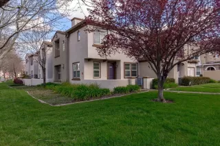 Photo #1: 223025003 Listing 