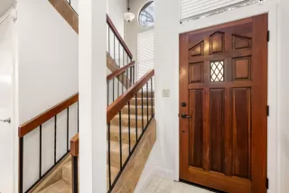 Photo #3: 223025409 Listing