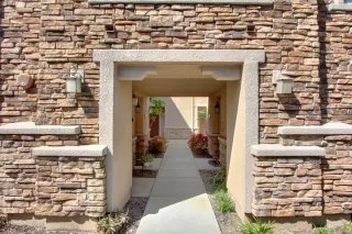 Photo #2: 223025485 Listing 