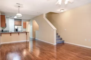 Photo #3: 223025565 Listing 