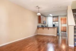 Photo #6: 223025565 Listing 
