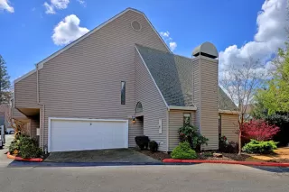 Photo #2: 223025667 Listing