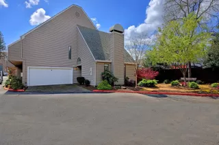 Photo #3: 223025667 Listing