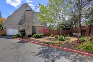 Photo #4: 223025667 Listing