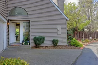 Photo #5: 223025667 Listing