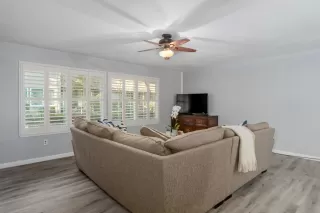 Photo #5: 223025895 Listing