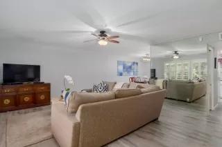 Photo #6: 223025895 Listing