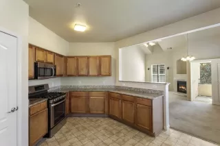 Photo #4: 223026109 Listing