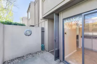 Photo #3: 223026135 Listing