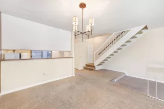 Photo #6: 223026135 Listing