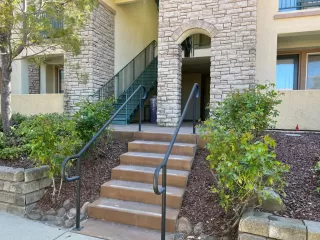 Photo #2: 223026604 Listing