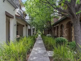 Photo #2: 223027189 Listing