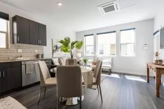 Photo #3: 223027572 Listing 