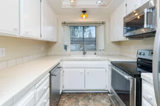 Photo #2: 223027725 Listing