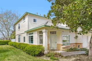 Photo #1: 223027808 Listing