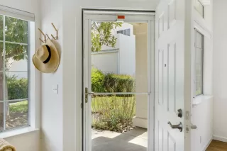 Photo #3: 223027808 Listing