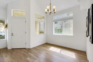 Photo #6: 223027808 Listing