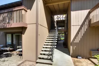 Photo #1: 223028902 Listing