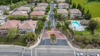 Photo #1: 223029825 Listing