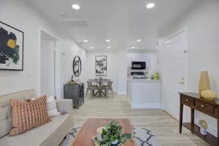 Photo #1: 223029953 Listing