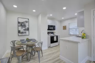 Photo #2: 223029953 Listing