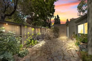 Photo #2: 223030016 Listing