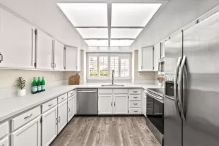 Photo #2: 223030461 Listing