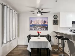 Photo #5: 223030610 Listing