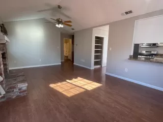 Photo #1: 223030656 Listing